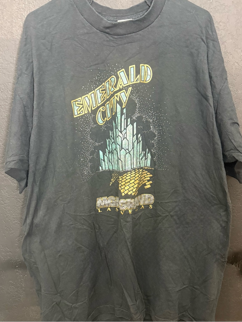 MGM Vtg Grand Emerald City T-Shirt 90's 1995 Single Stitch Made in USA Las Vegas